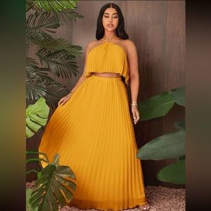 SHEIN SXY Solid Pleated Halter Top & Skirt